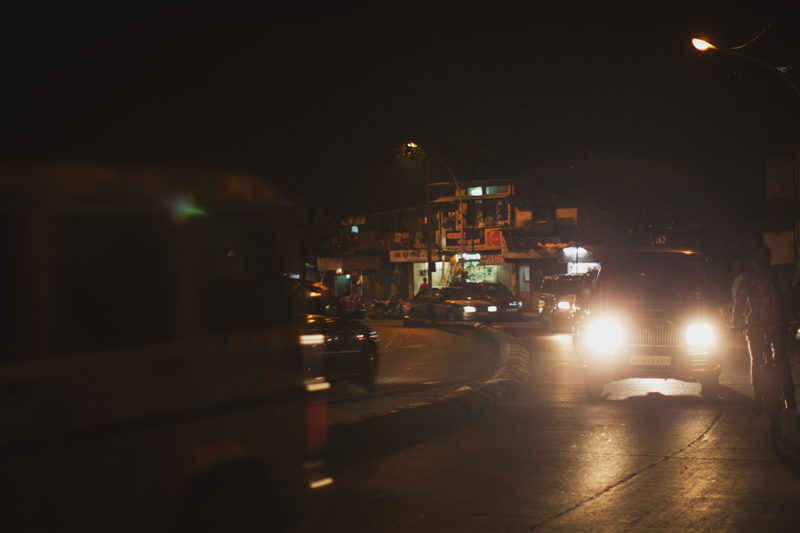 mumbai street at night 1